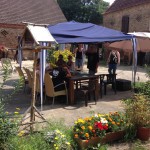 Mittagessen im Hof