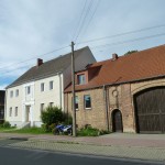 Bauernhaus und Torscheune